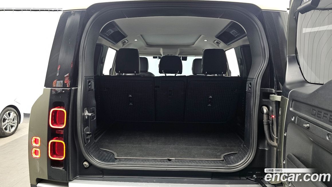 Land Rover Defender 2022