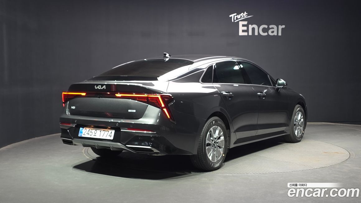 Kia K5 2025