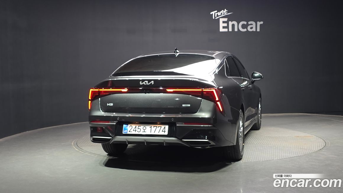 Kia K5 2025