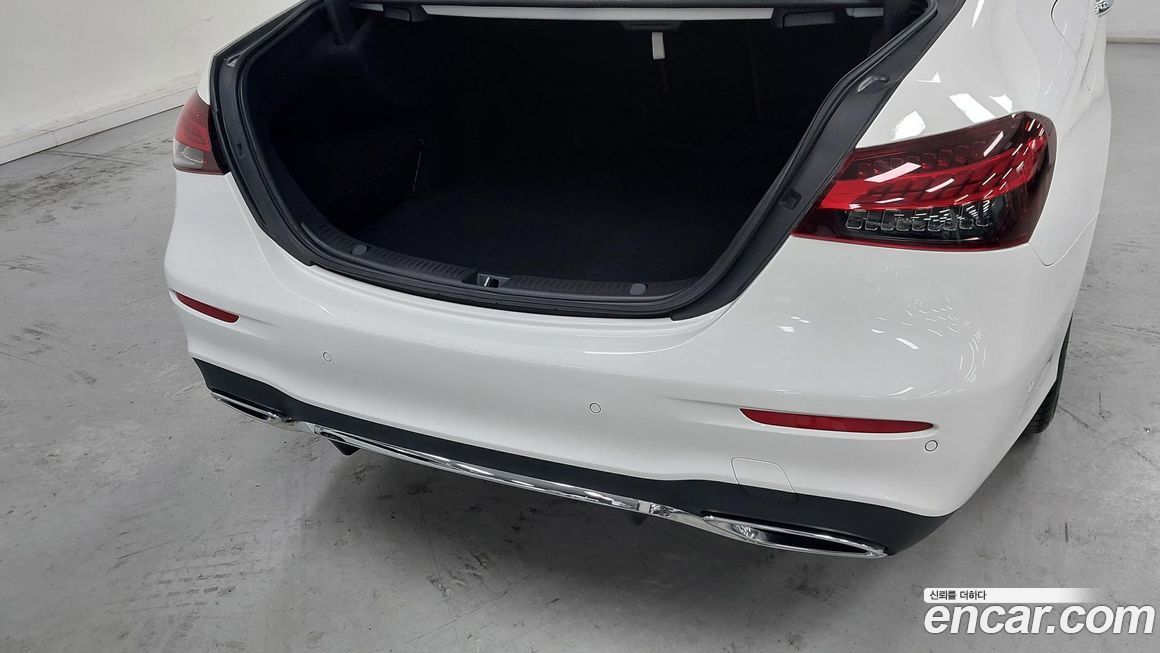 Mercedes-Benz E-Class 2023