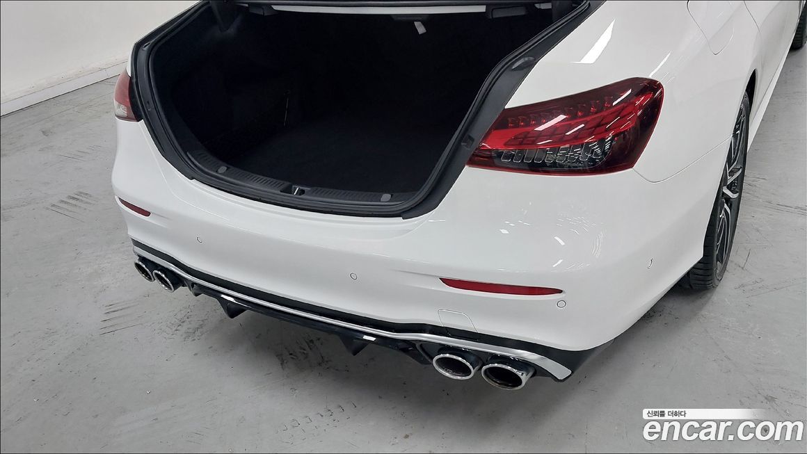 Mercedes-Benz E-Class 2021