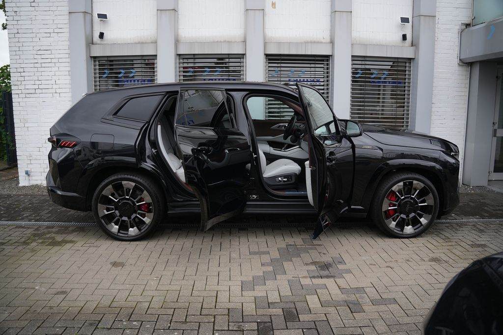 BMW XM 2023