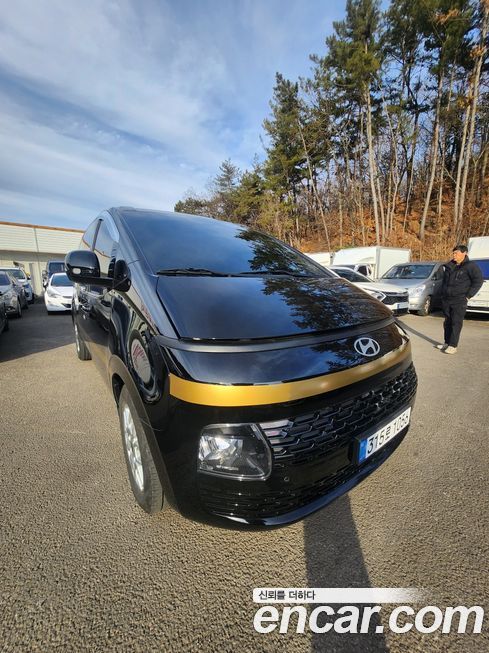 Hyundai Staria 2025