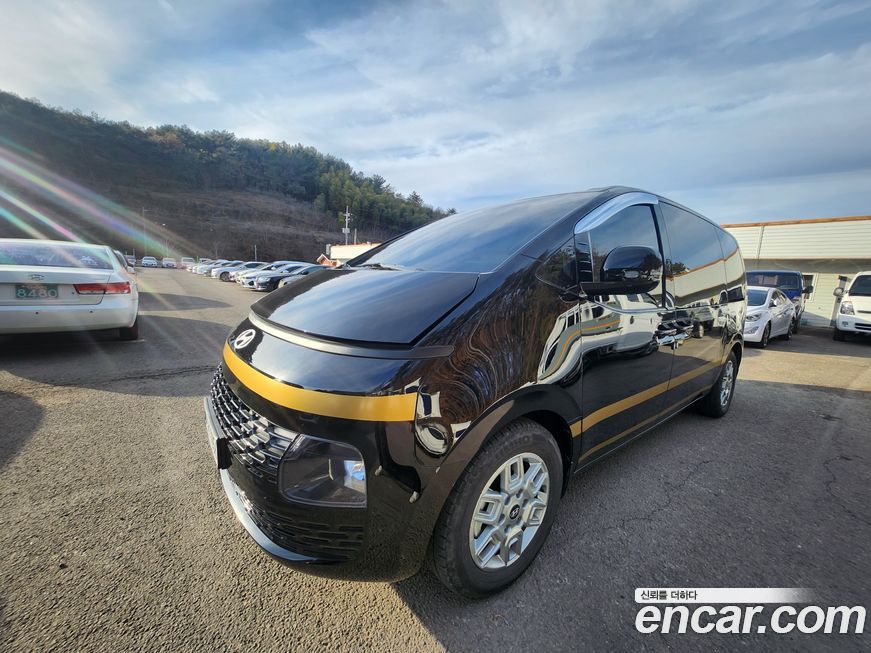 Hyundai Staria 2025