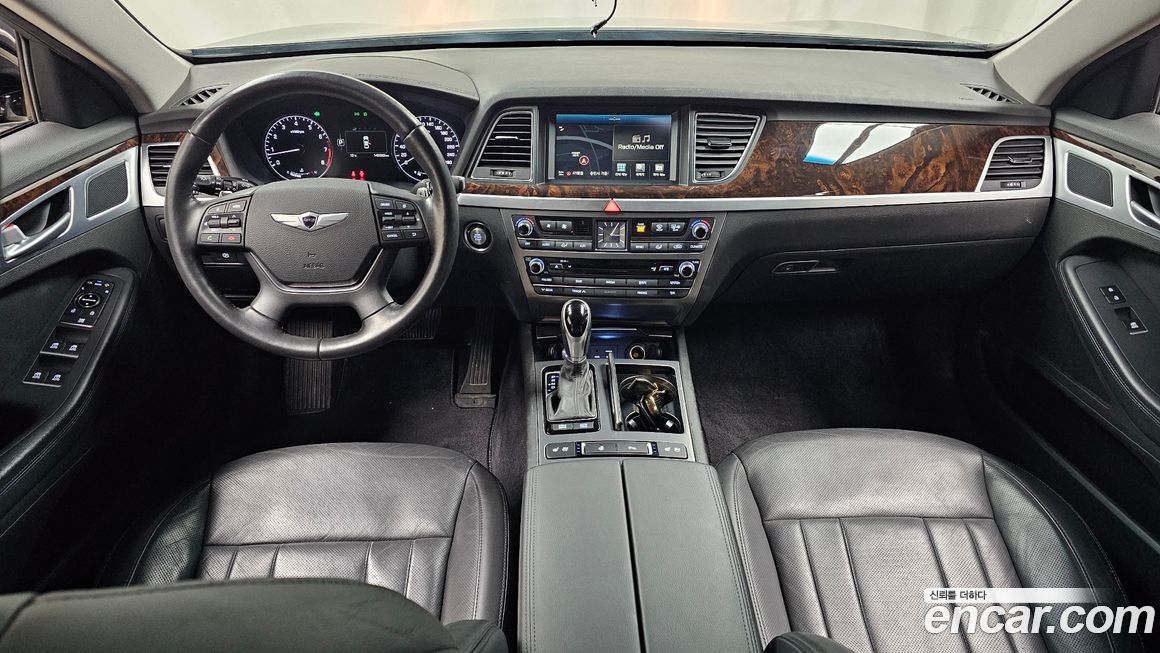 Hyundai Genesis 2016