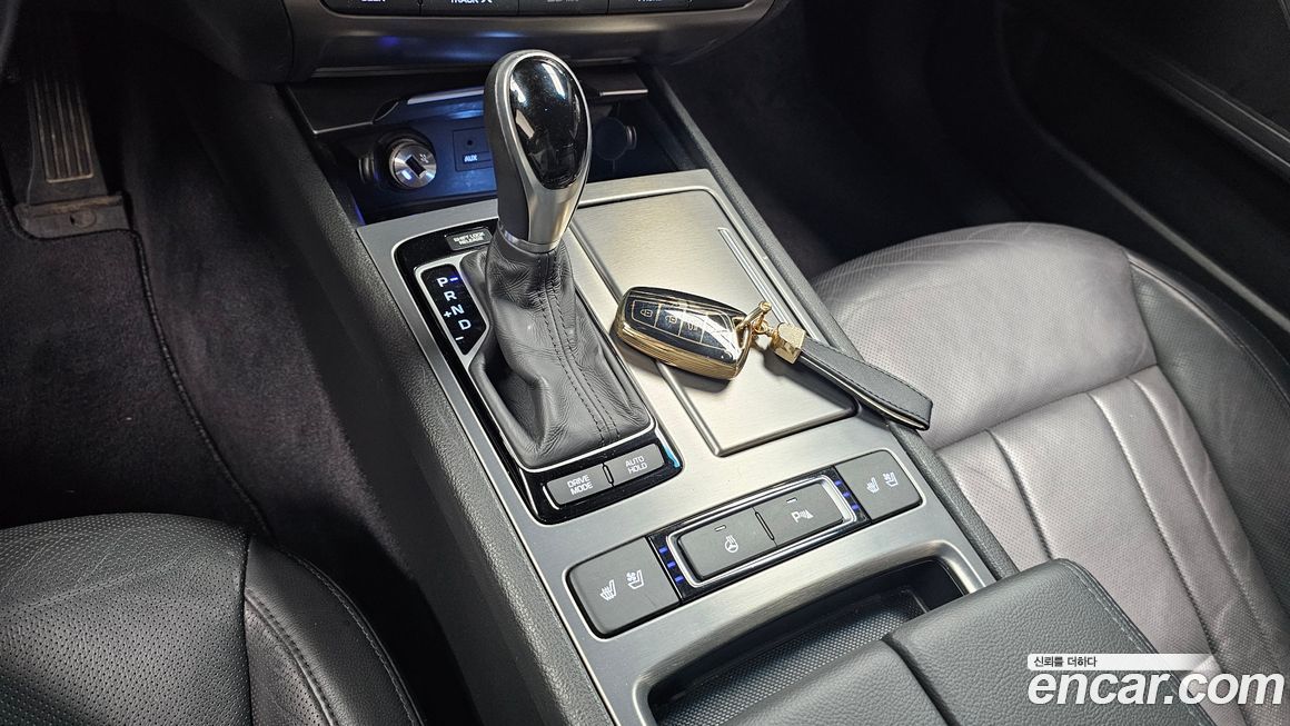 Hyundai Genesis 2016