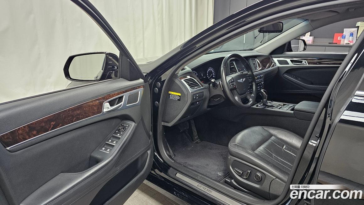 Hyundai Genesis 2016