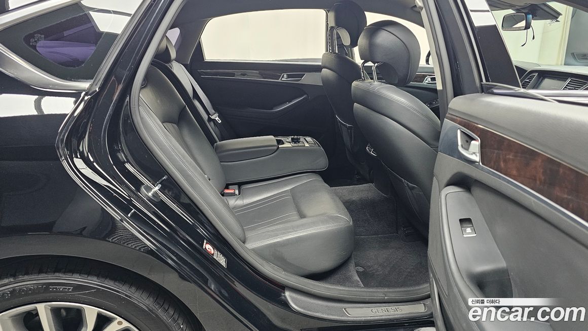 Hyundai Genesis 2016