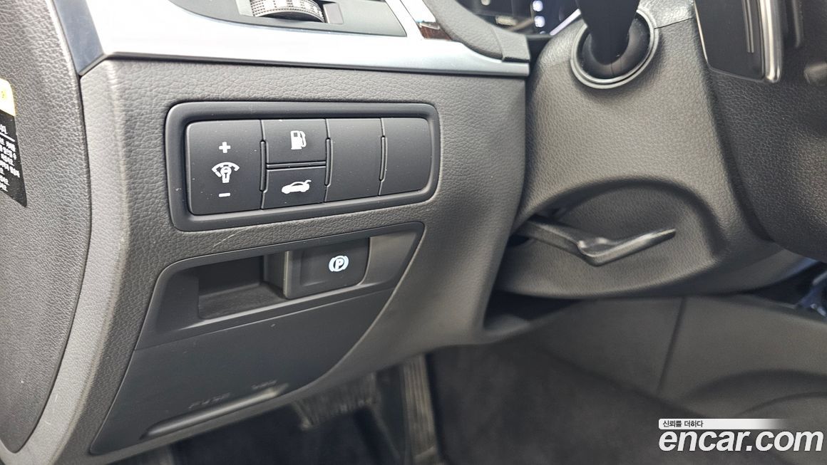 Hyundai Genesis 2016