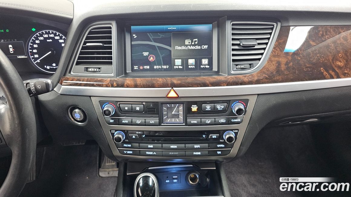 Hyundai Genesis 2016