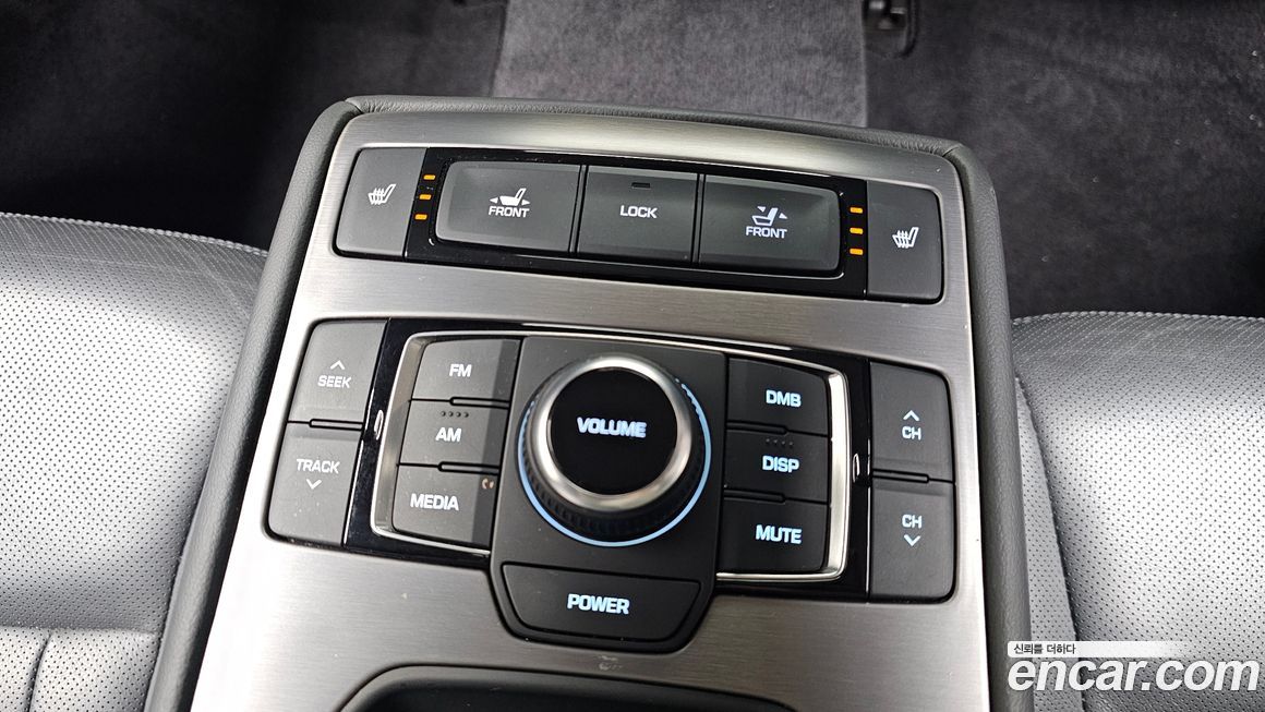 Hyundai Genesis 2016