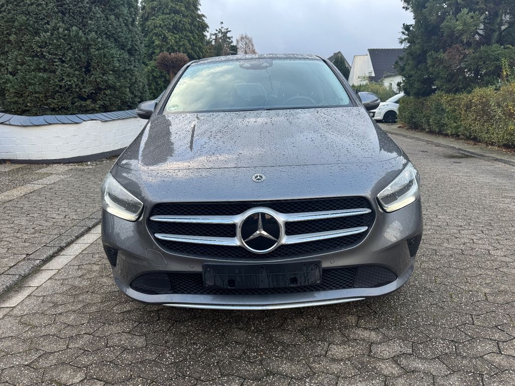 Mercedes-Benz B 220 2022