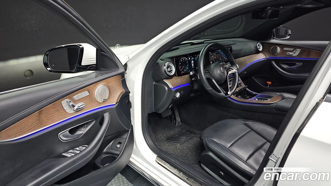 Mercedes-Benz E-Class 2022