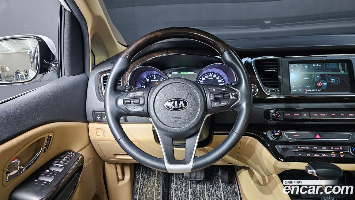 Kia Canival 2019