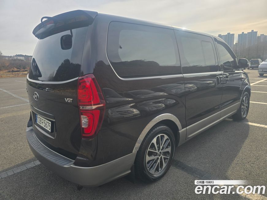 Hyundai Starex 2019