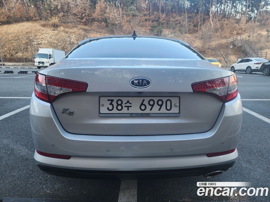 Kia K5 2011