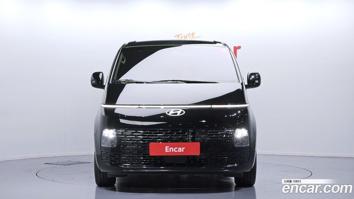 Hyundai Staria 2025
