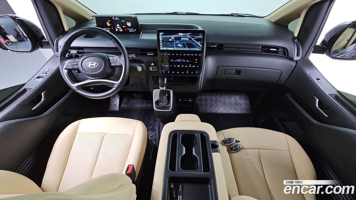 Hyundai Staria 2025