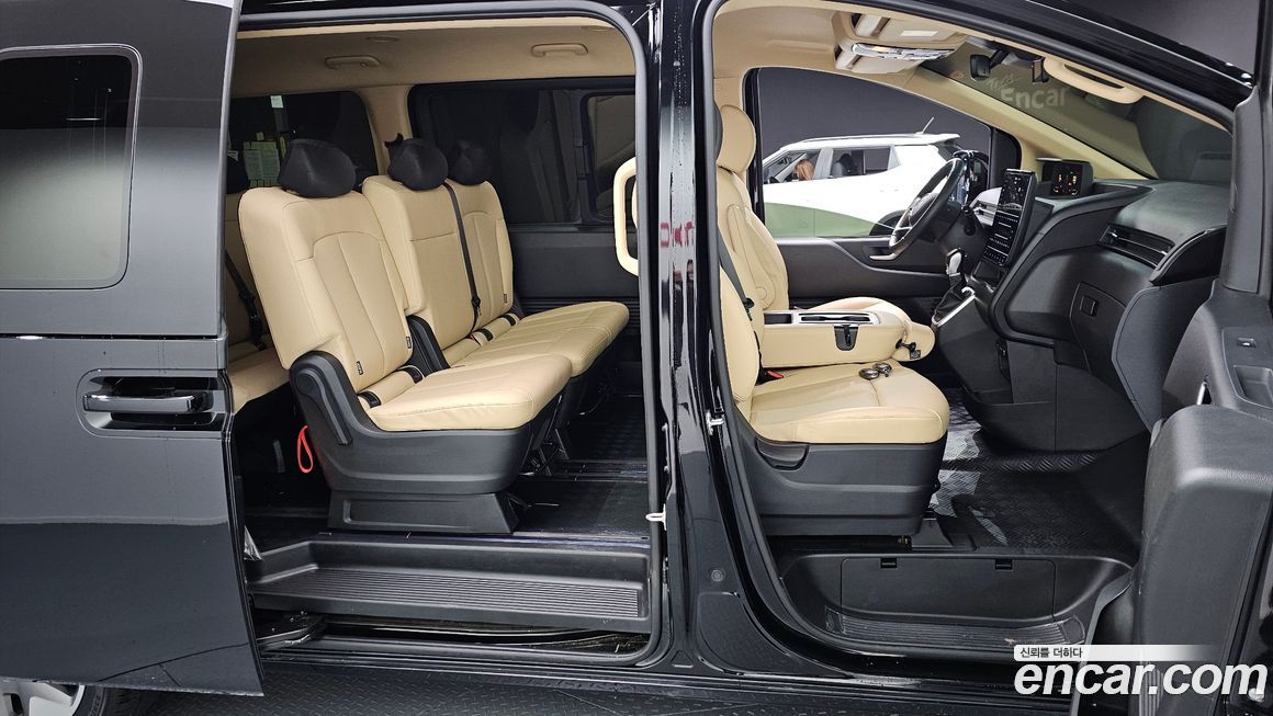 Hyundai Staria 2025