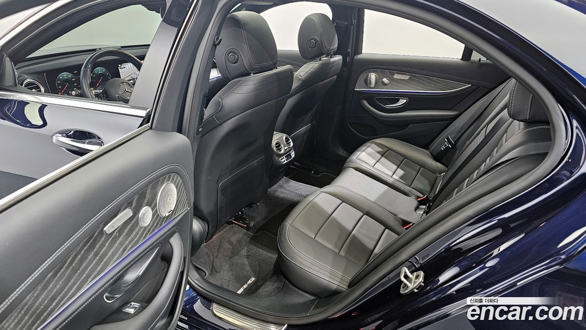 Mercedes-Benz E-Class 2021