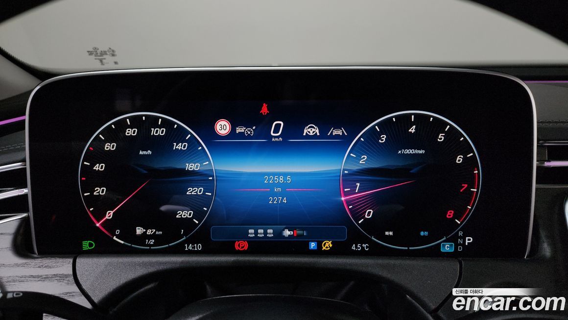 Mercedes-Benz E-Class 2025