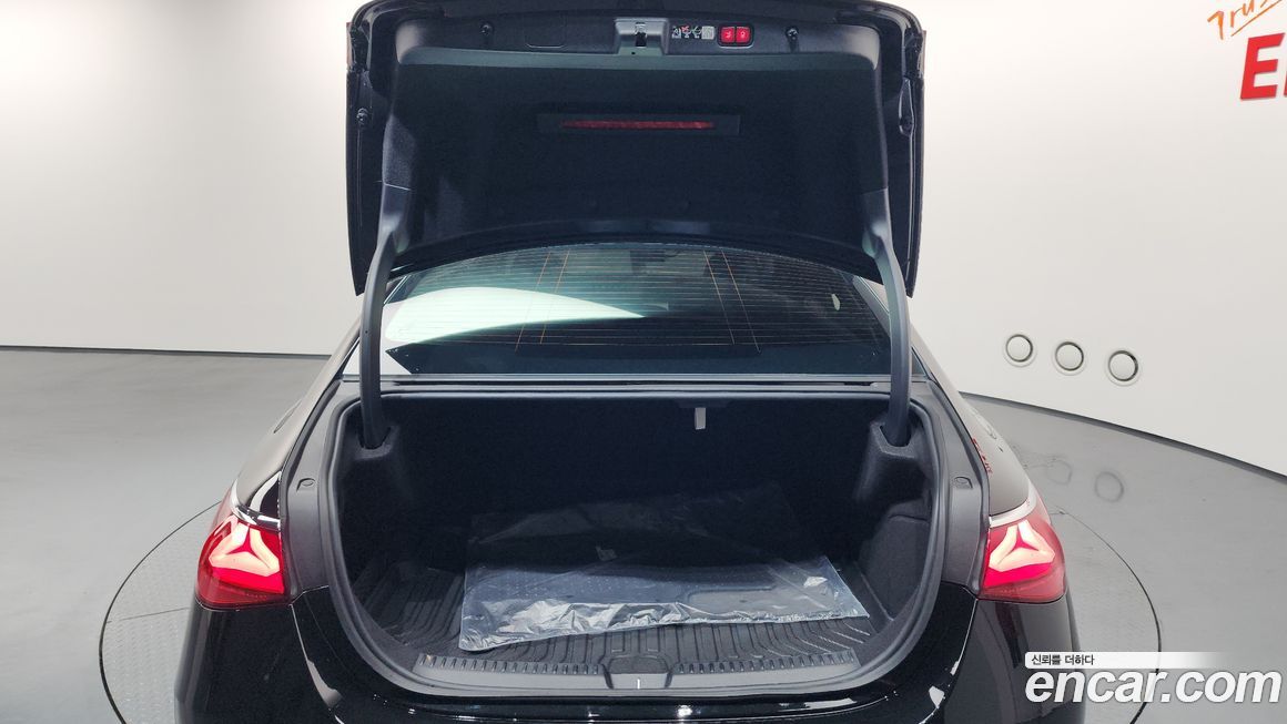 Mercedes-Benz E-Class 2025