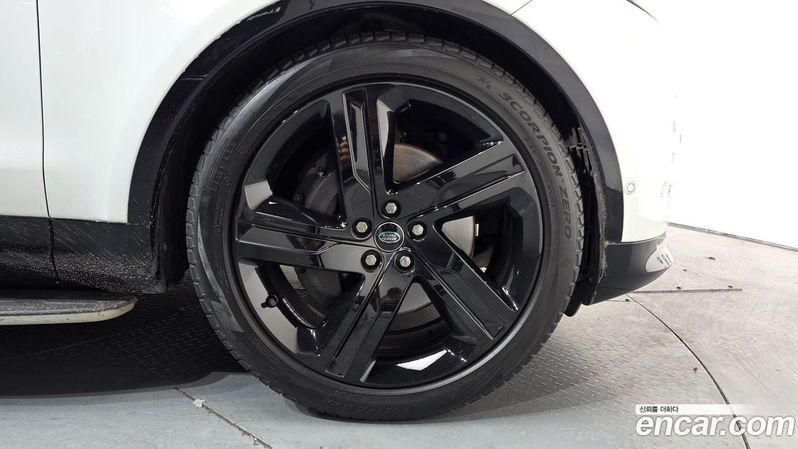 Land Rover Discovery 2024