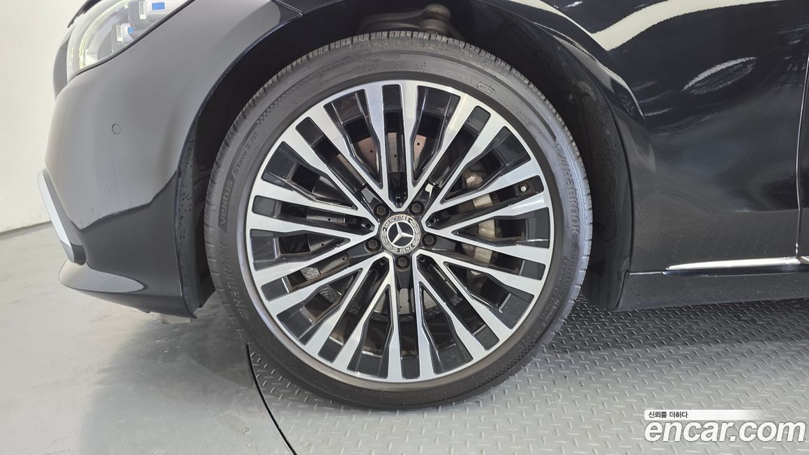 Mercedes-Benz S-Class 2023