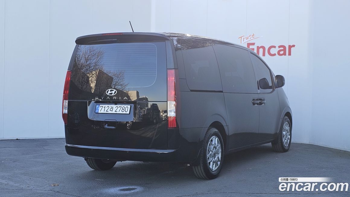 Hyundai Staria 2025