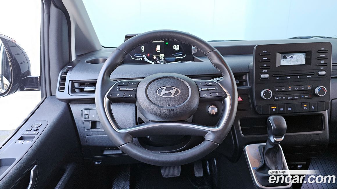 Hyundai Staria 2025
