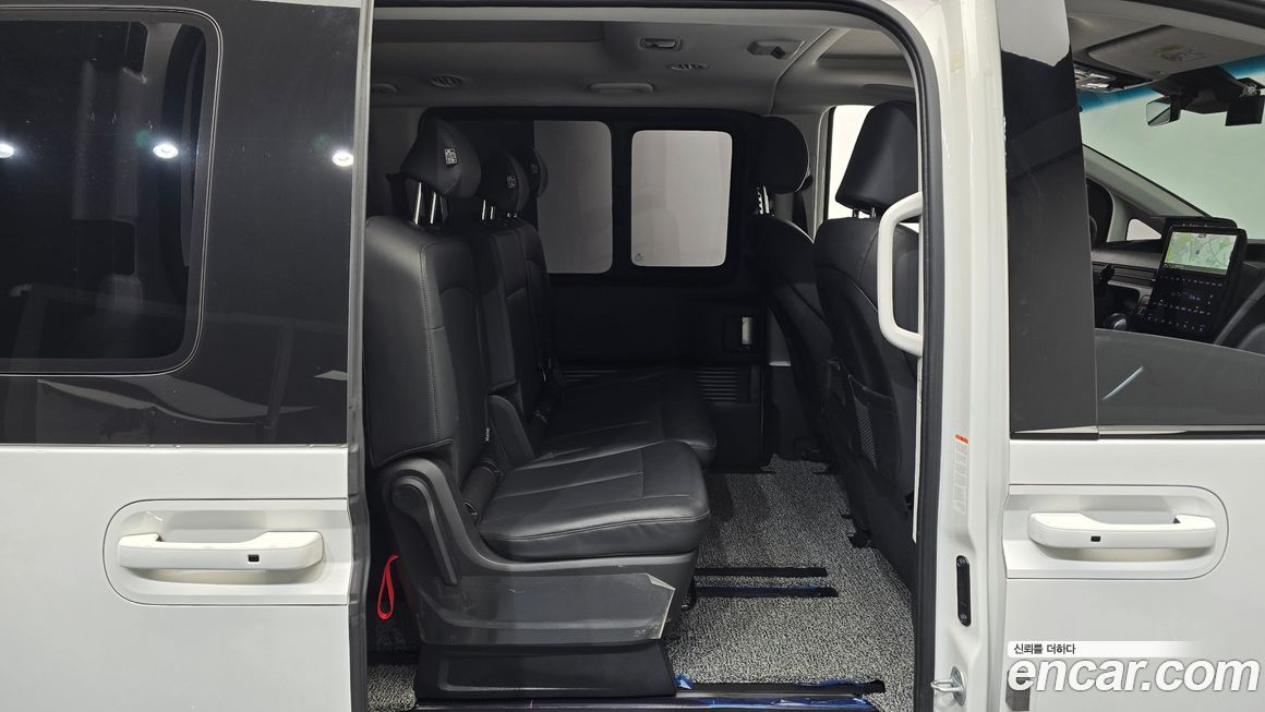 Hyundai Staria 2025