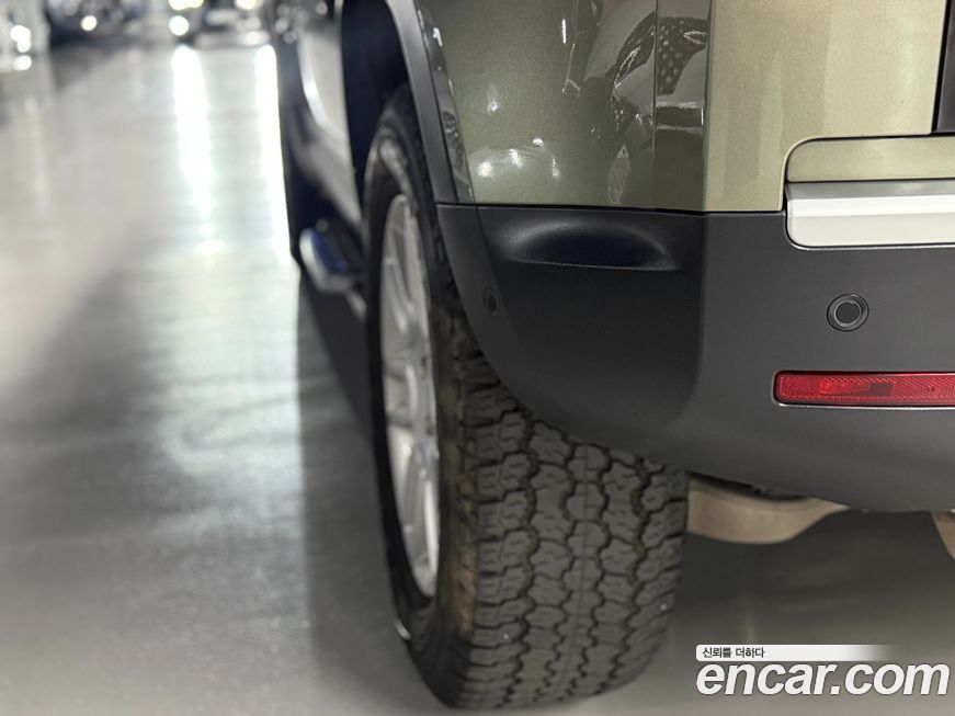 Land Rover Defender 2022