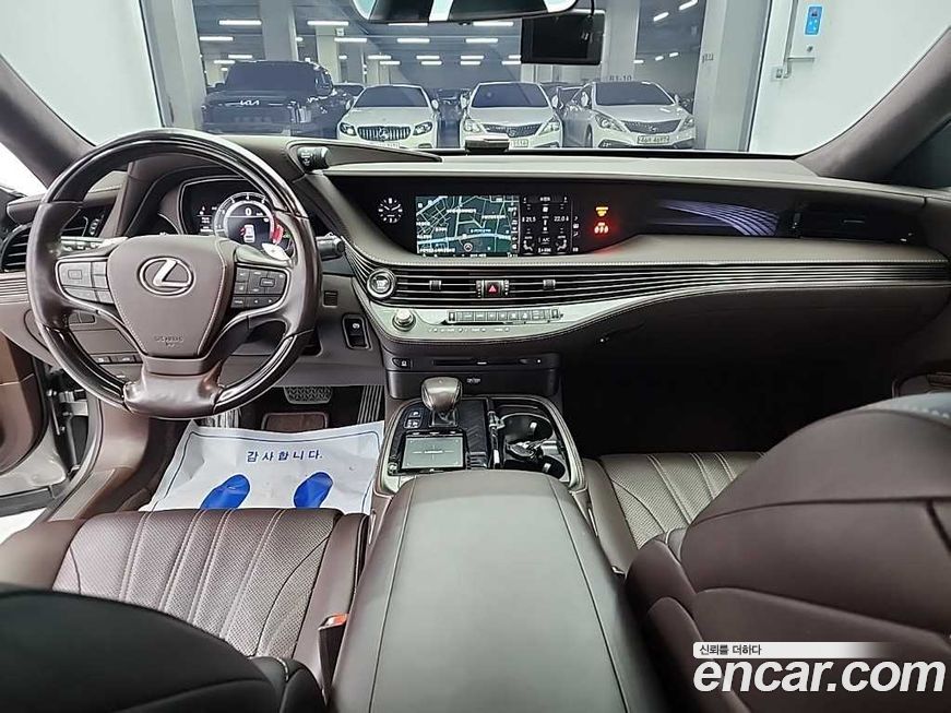 Lexus LS 2019
