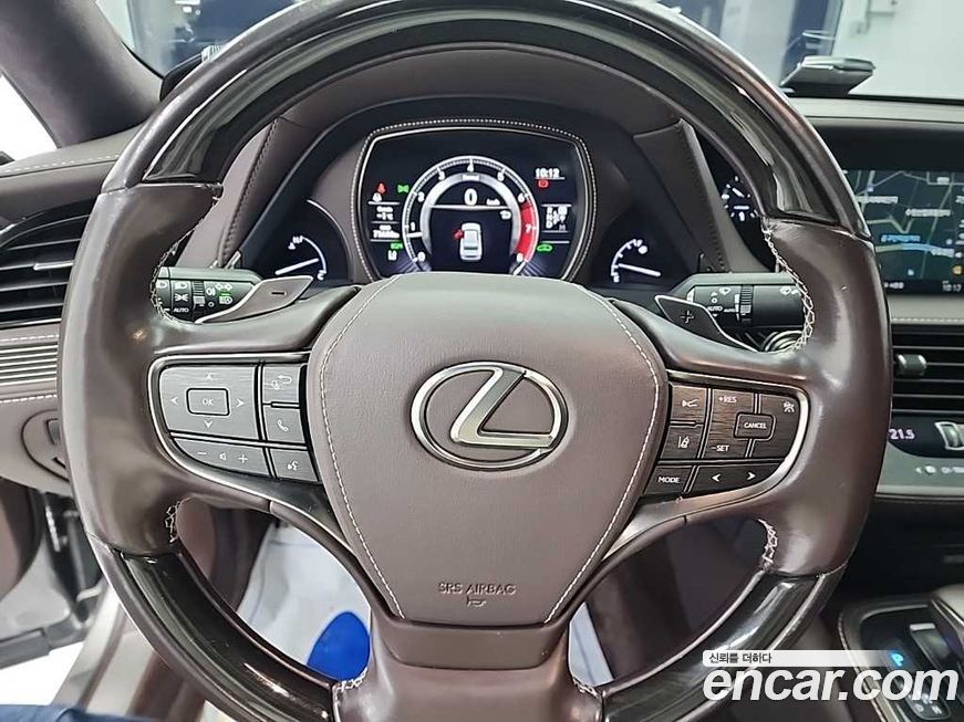 Lexus LS 2019