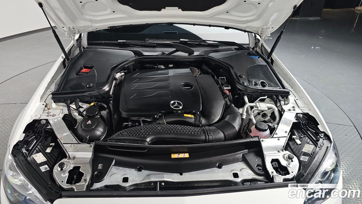 Mercedes-Benz E-Class 2022