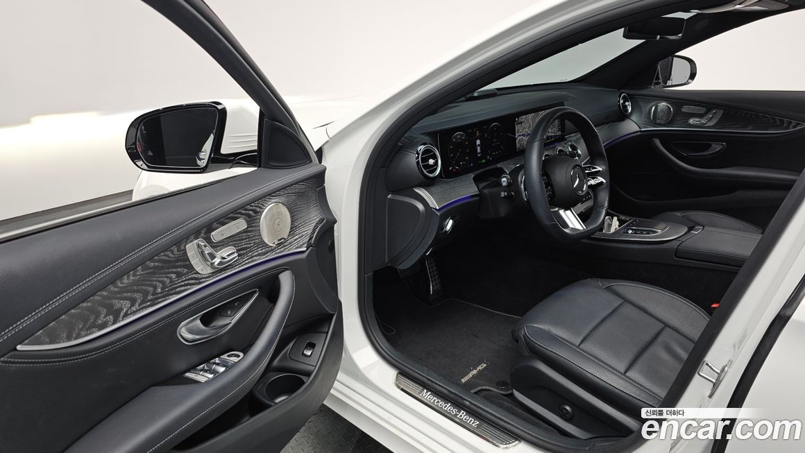 Mercedes-Benz E-Class 2022