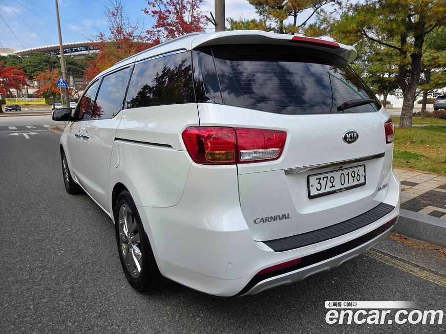 Kia Canival 2016
