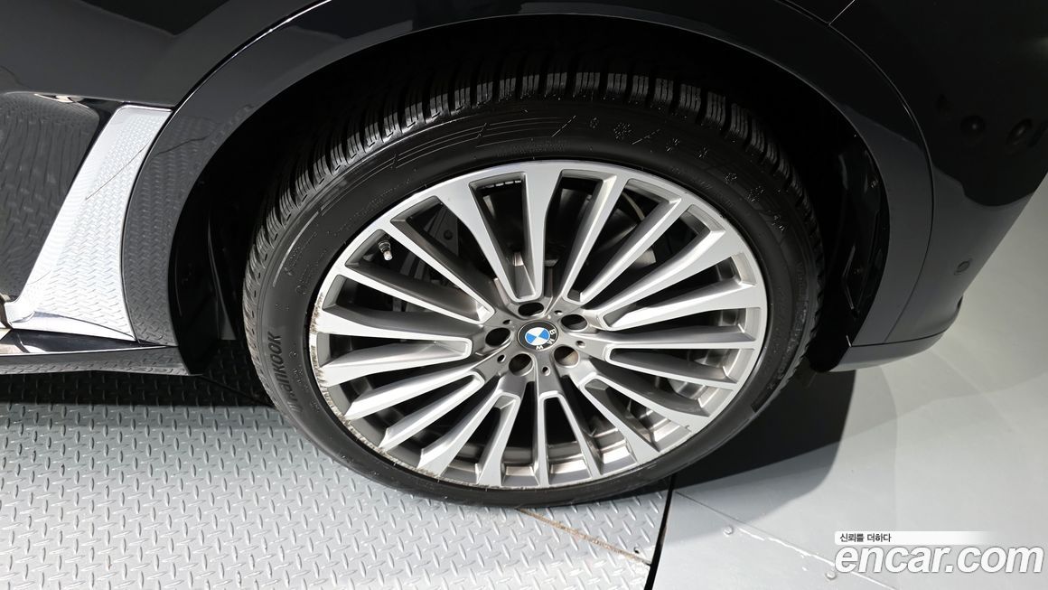 BMW X7 2022