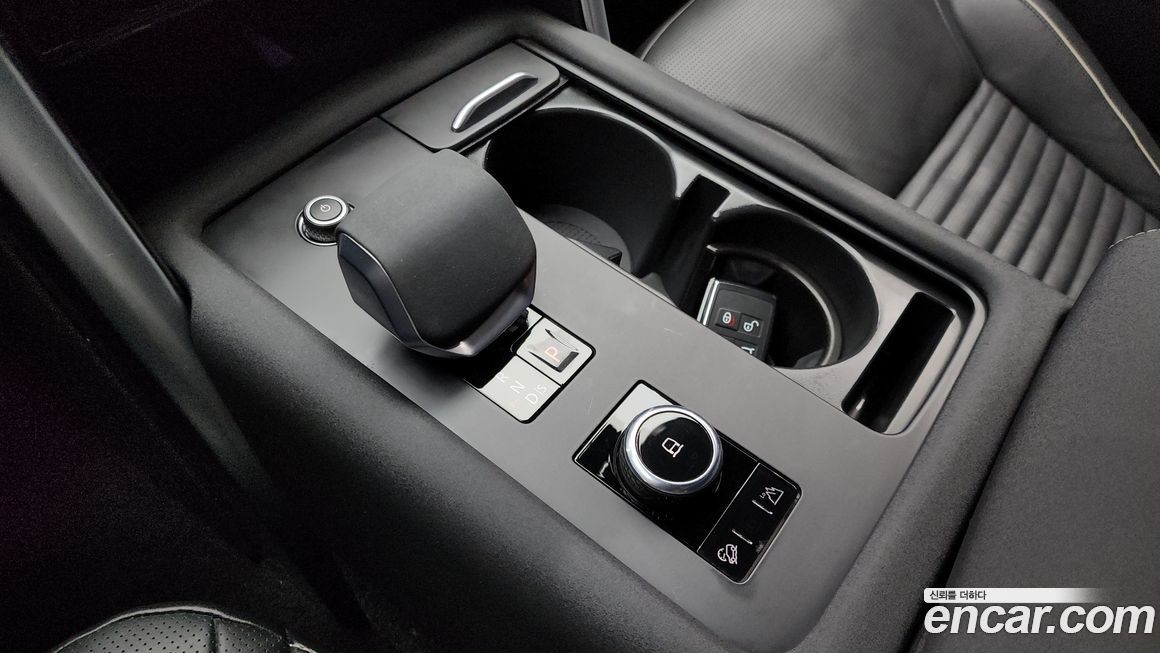 Land Rover Discovery 2023