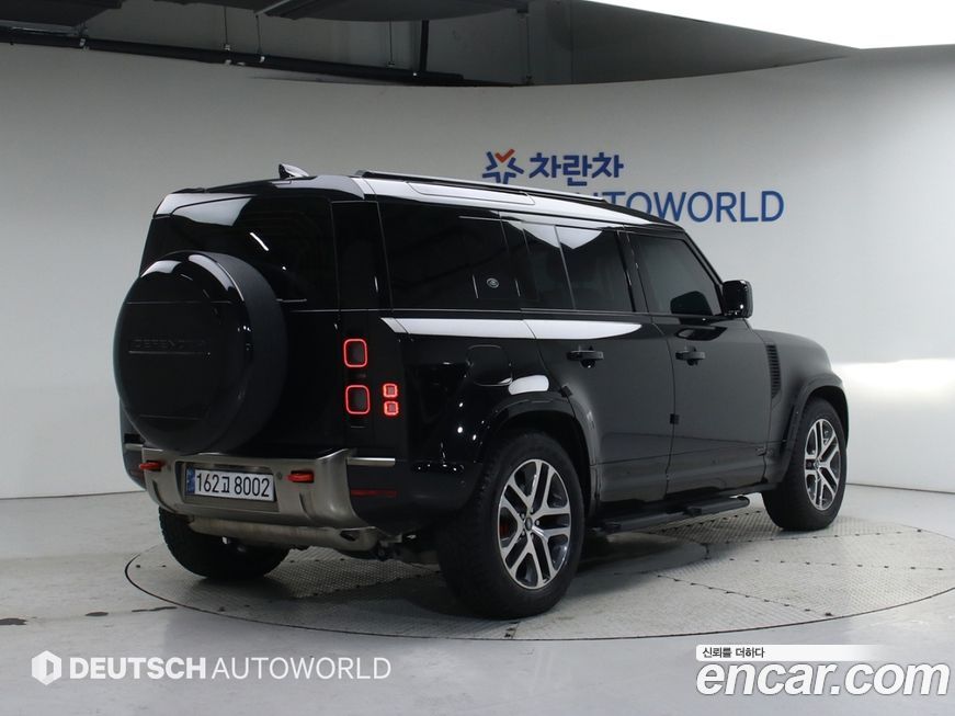 Land Rover Defender 2024