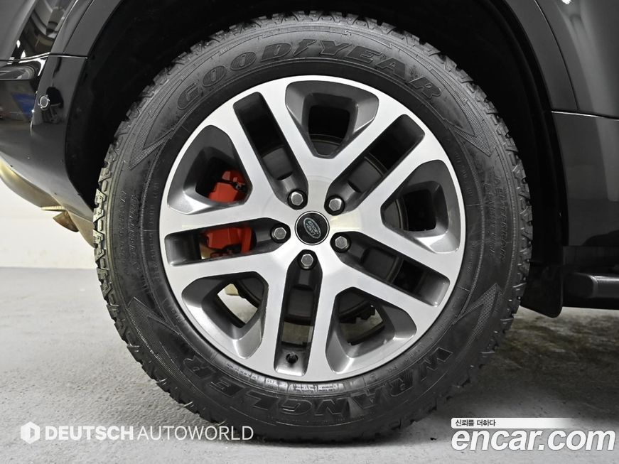 Land Rover Defender 2024