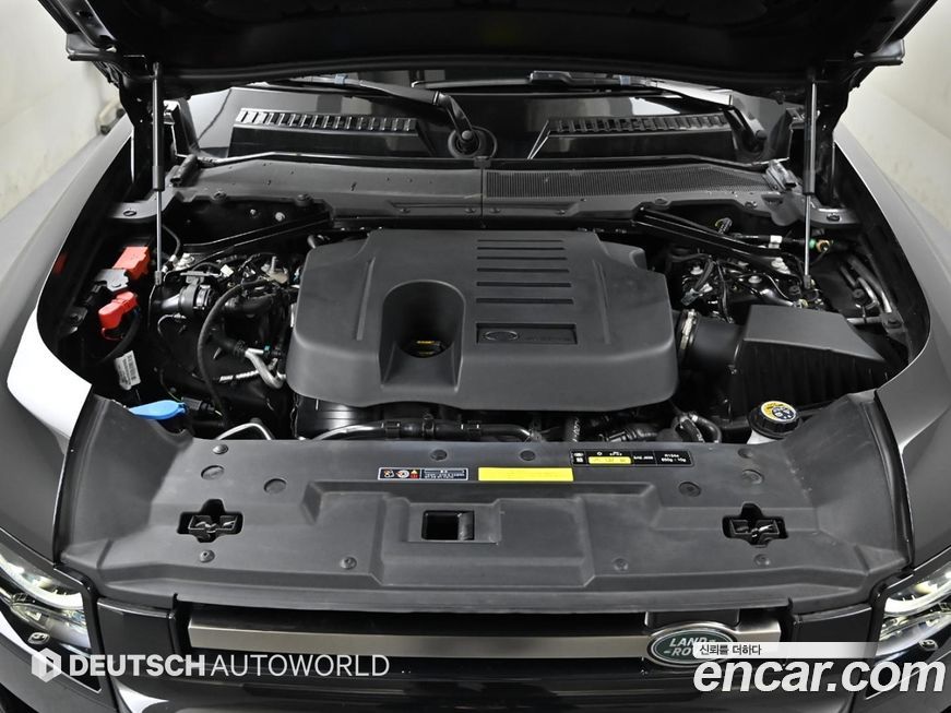 Land Rover Defender 2024