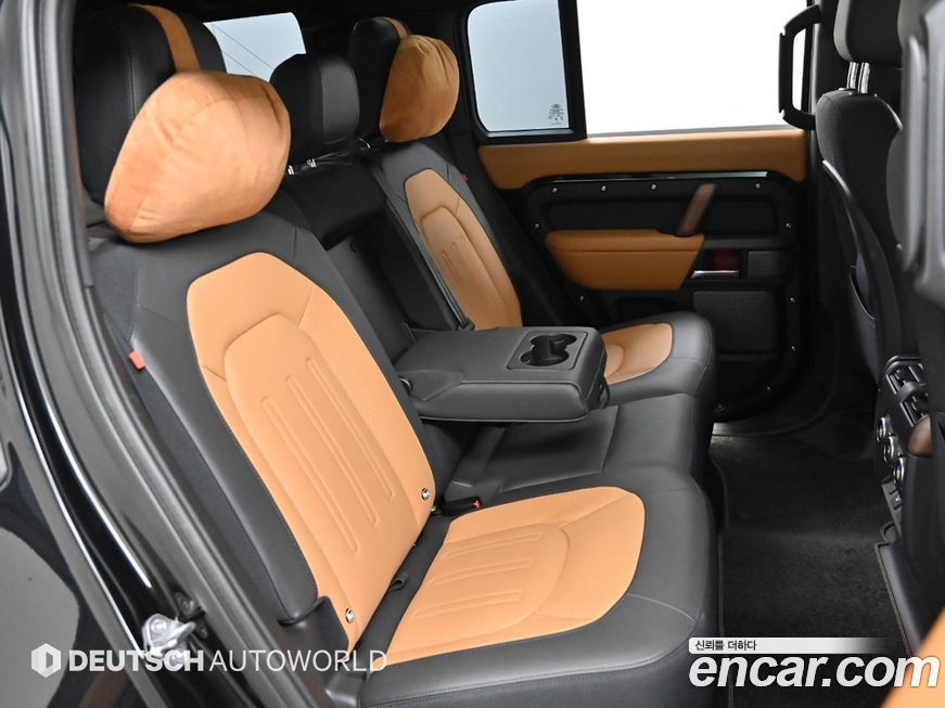 Land Rover Defender 2024