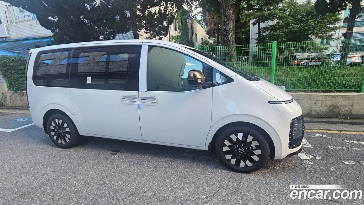 Hyundai Staria 2025