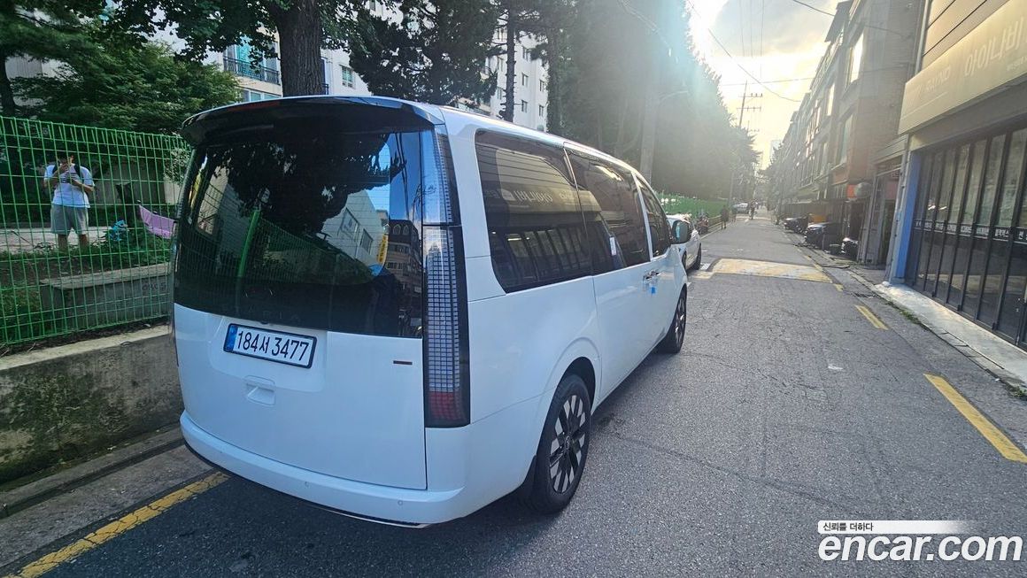 Hyundai Staria 2025