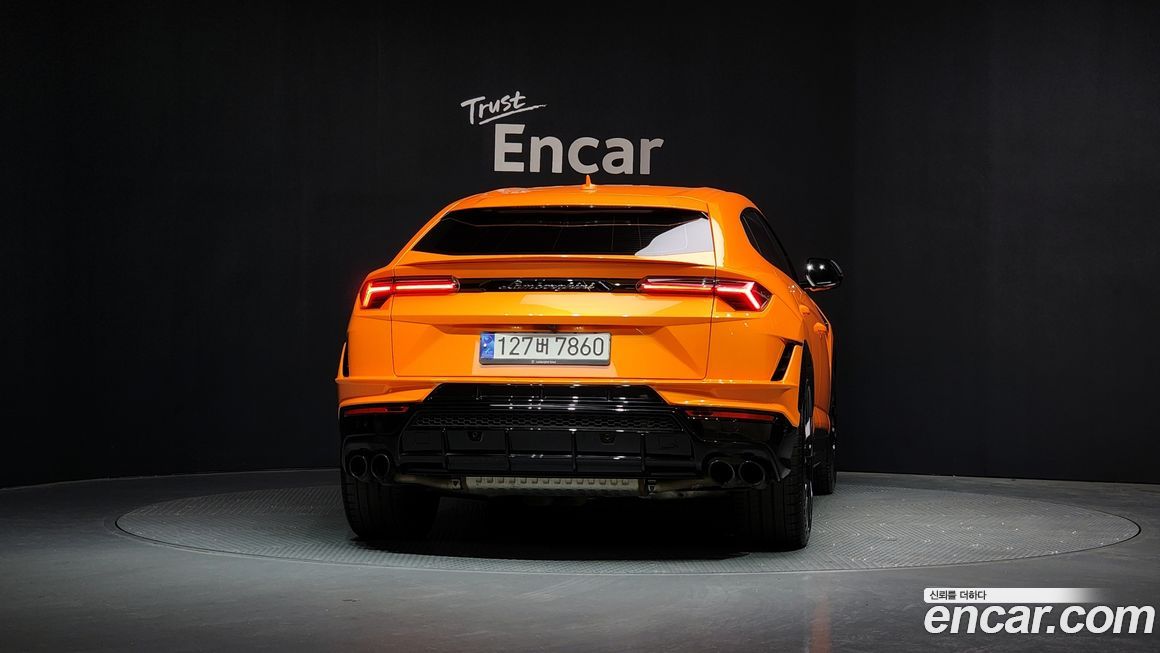 Lamborghini Urus 2024