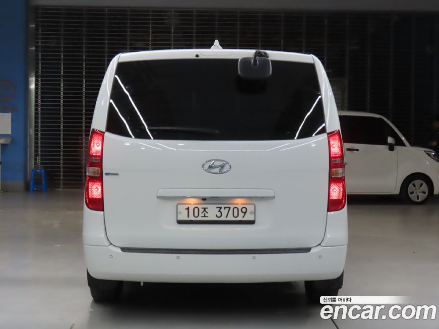 Hyundai Starex 2018