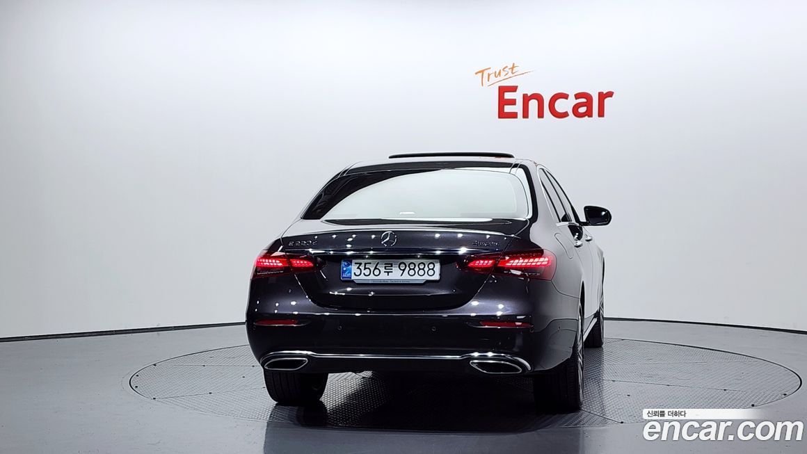 Mercedes-Benz E-Class 2021