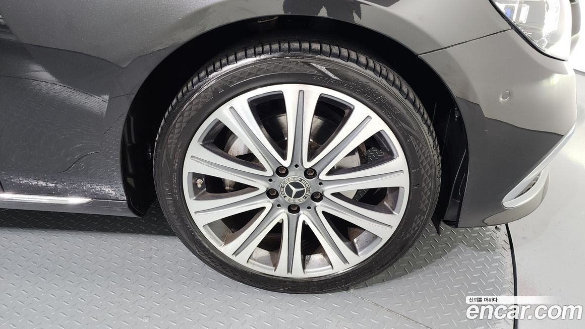 Mercedes-Benz E-Class 2021