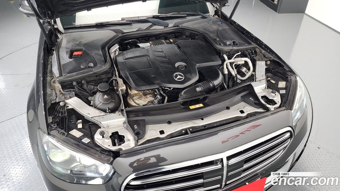 Mercedes-Benz E-Class 2021